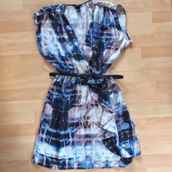 H&M printed Dress with ruffle bottom - Picture 1 of 4